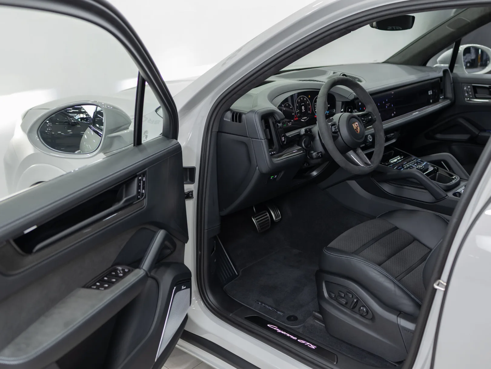 Porsche Cayenne GTS III Рестайлинг, 2026 — экстерьер, фото 7