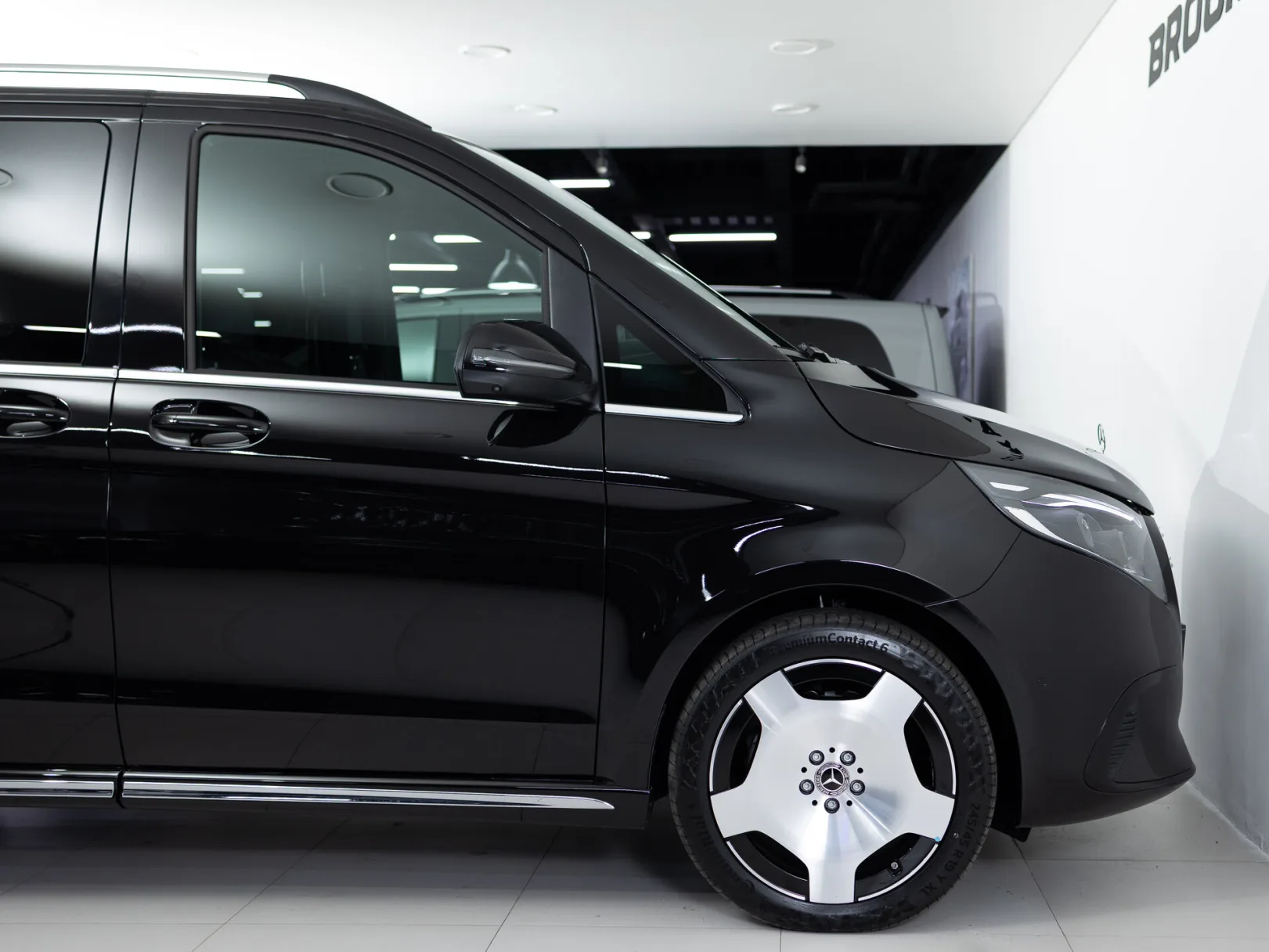 Mercedes-Benz V-Класс Exclusive III (W447) Рестайлинг 2, 2025 — экстерьер, фото 38