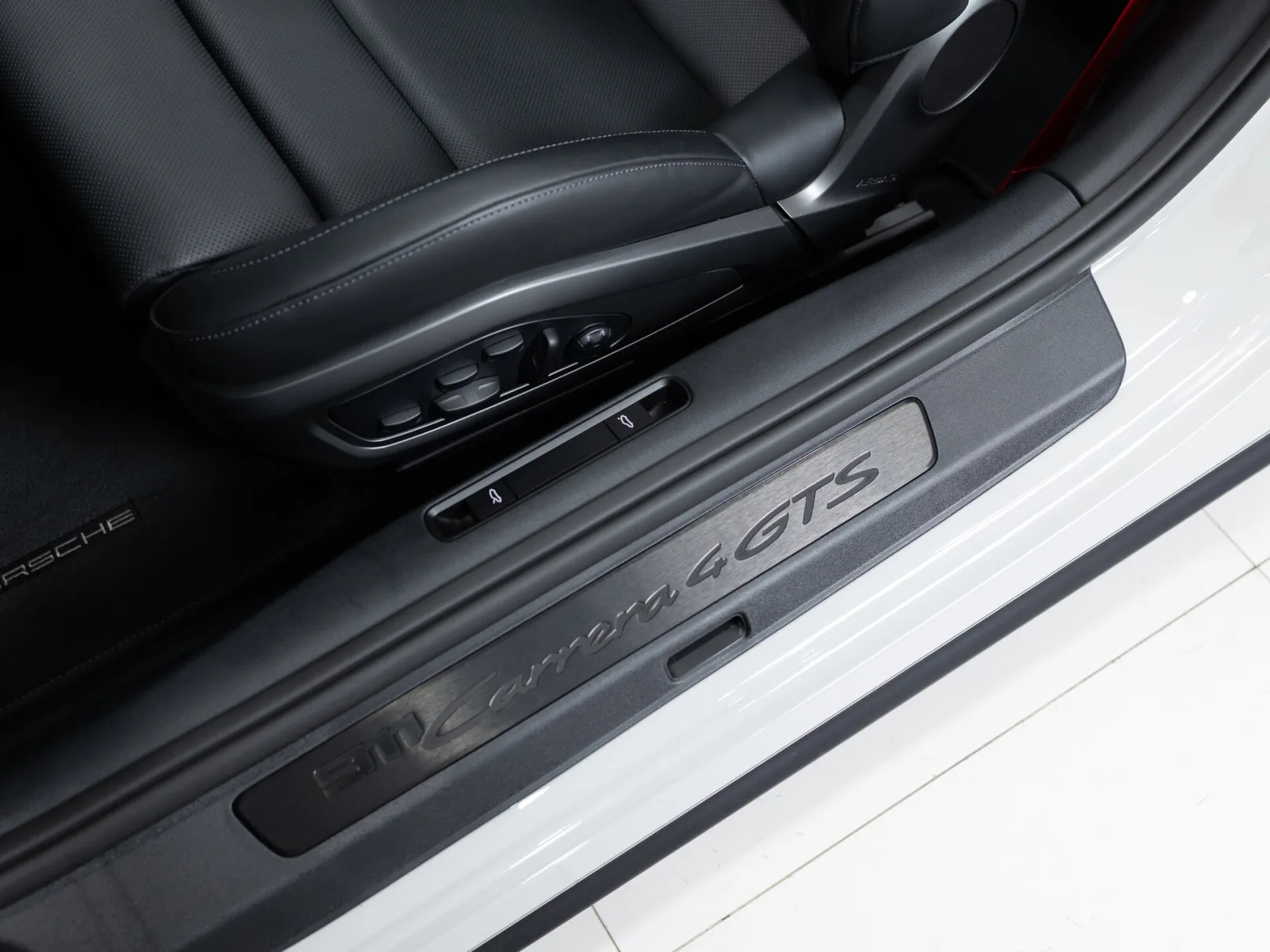Porsche 911 Carrera 4 GTS VIII (992) Рестайлинг, 2025 — экстерьер, фото 18