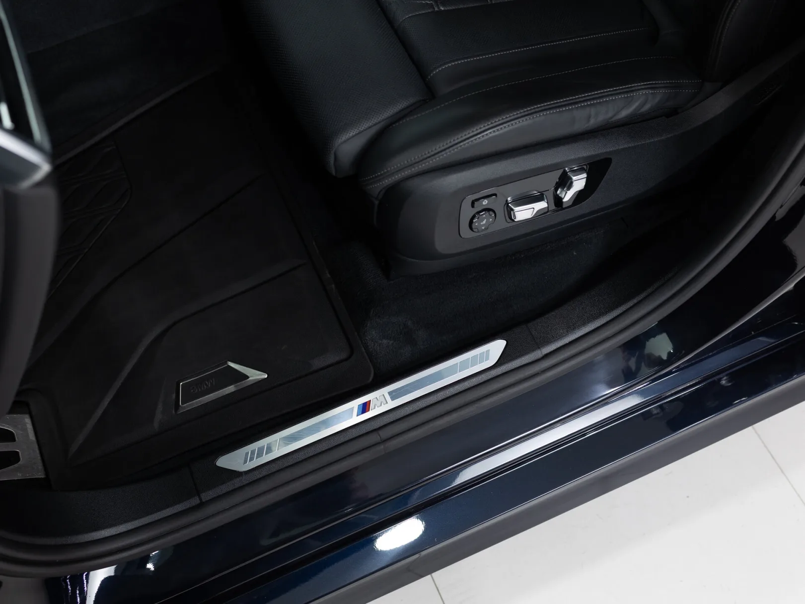 BMW X7 xDrive40i M Sport Pro I (G07), 2019 — экстерьер, фото 11