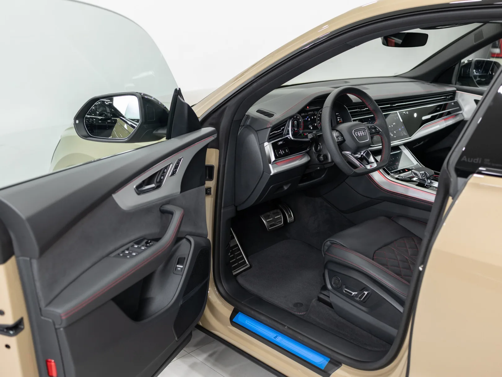 Audi Q8 55 TFSI I (4M) Рестайлинг, 2025 — экстерьер, фото 7