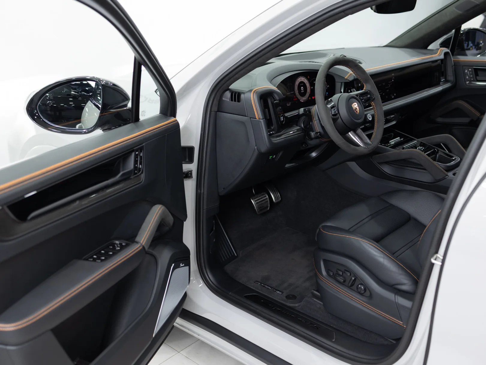 Porsche Cayenne GTS Coupé III Рестайлинг, 2025 — экстерьер, фото 7