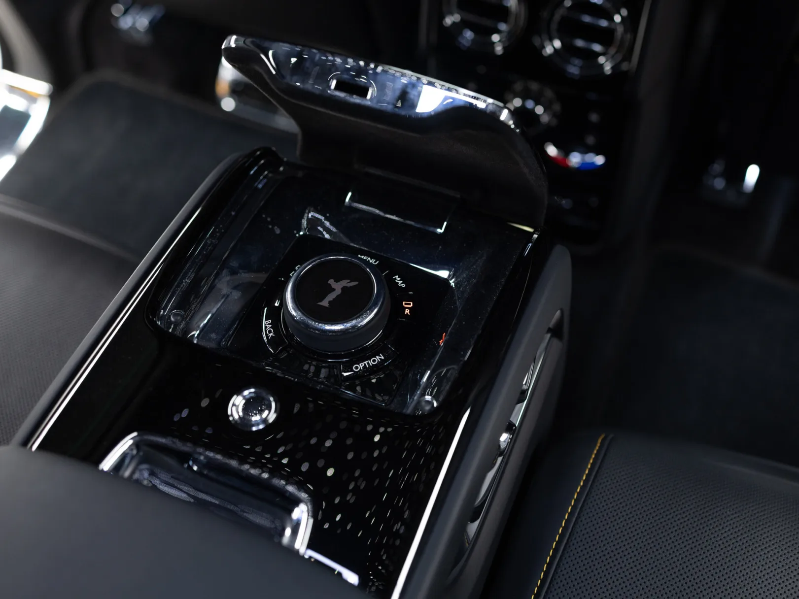 Rolls-Royce Cullinan Individual I (Series I), 2021 — экстерьер, фото 31