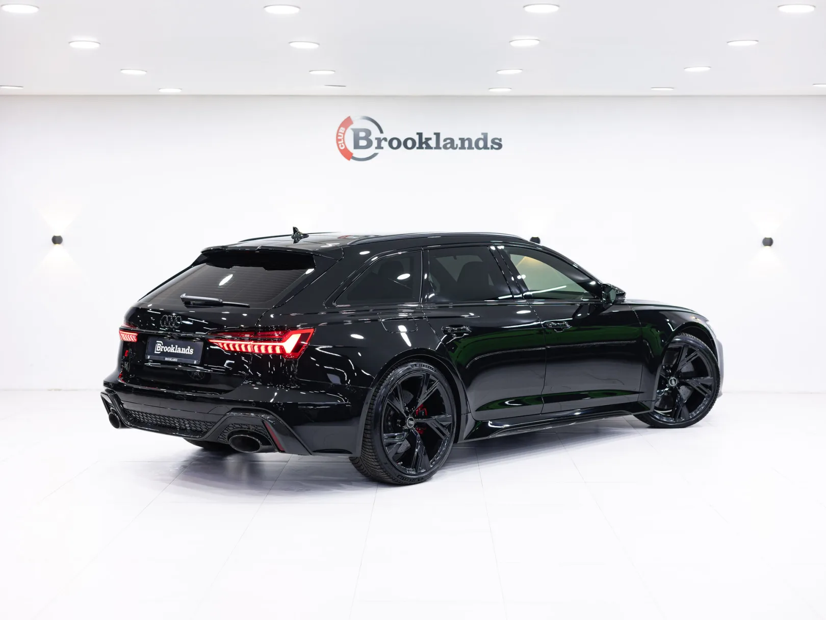 Audi RS 6 TFSI quattro IV (C8), 2022 — экстерьер, фото 4