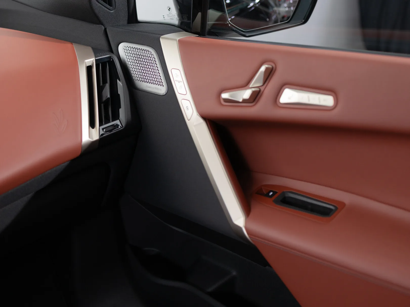 BMW iX I (I20), 2023 — экстерьер, фото 14