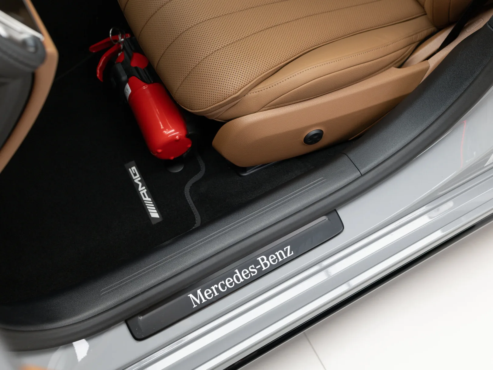 Mercedes-Benz E-Класс E 300 4MATIC AMG Line VI (W214, S214), 2026 — экстерьер, фото 12