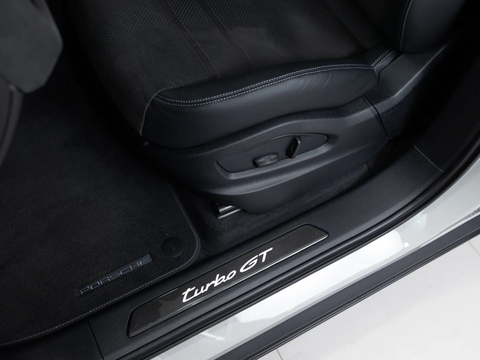 Porsche Cayenne Turbo GT III Рестайлинг, 2025 — экстерьер, фото 12