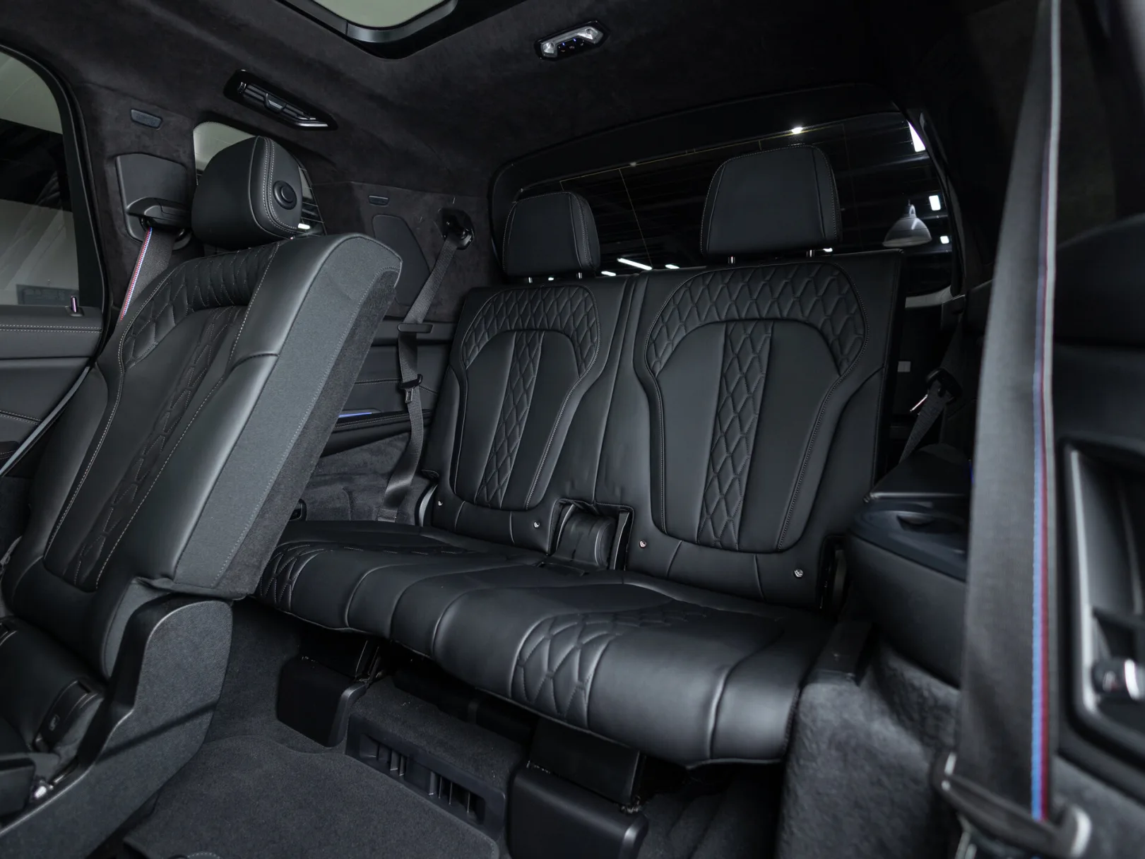 BMW X7 xDrive40d M Sport Pro I (G07) Рестайлинг, 2025 — экстерьер, фото 31