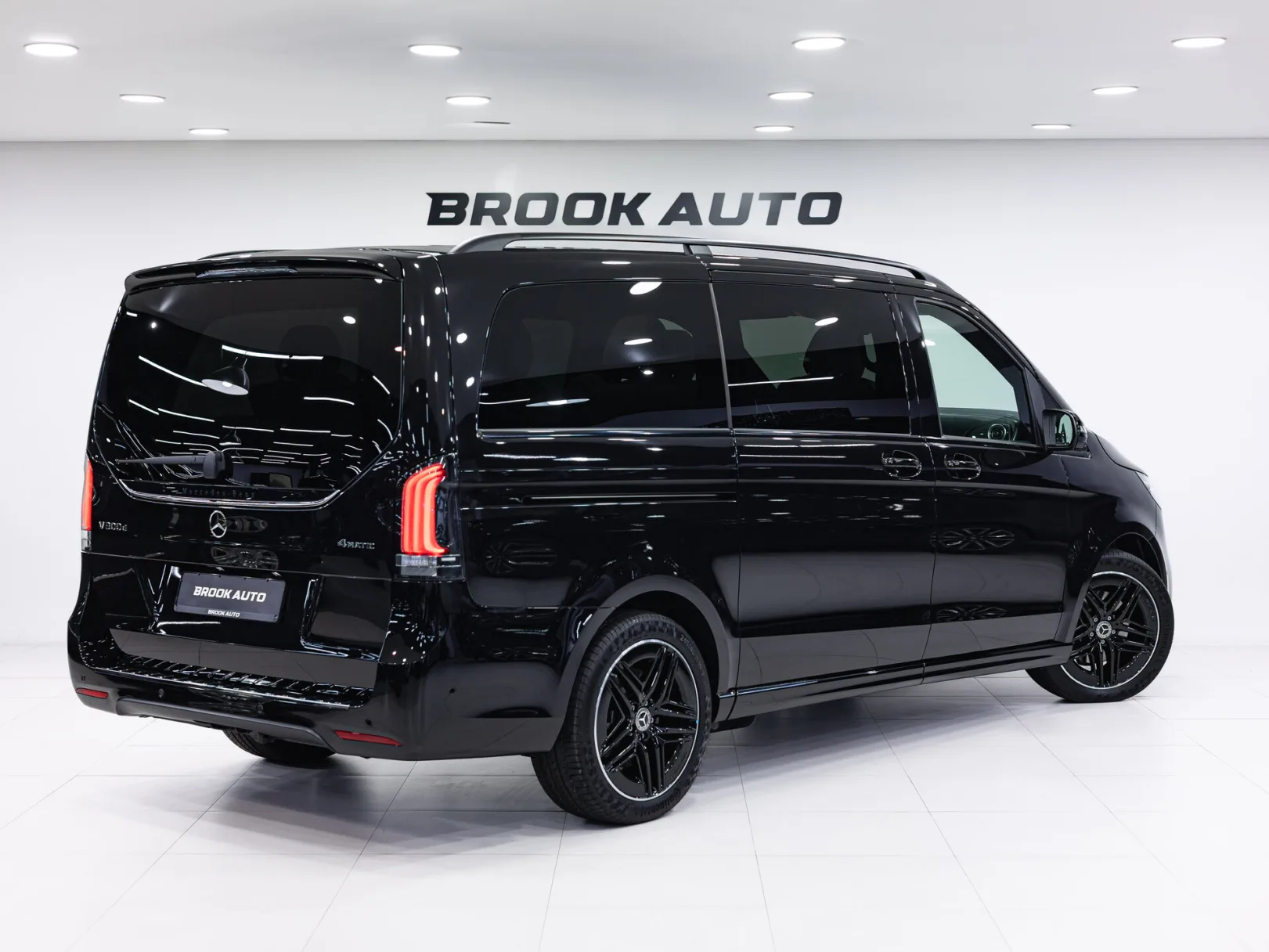 Mercedes-Benz V-Класс Exclusive AMG Line III (W447) Рестайлинг 2, 2025 — экстерьер, фото 4