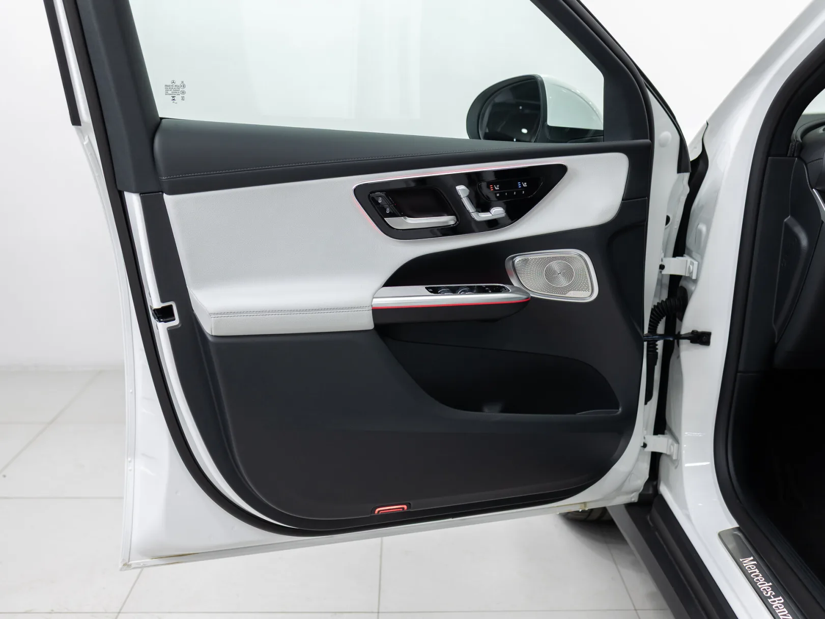 Mercedes-Benz GLC 300 4MATIC II (X254), 2025 — экстерьер, фото 9