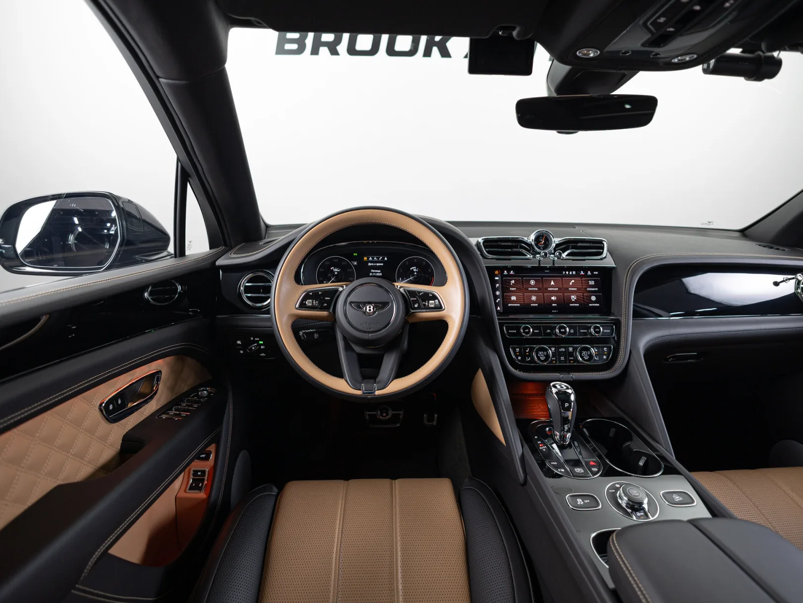 Bentley Bentayga Individual I Рестайлинг, 2022 — экстерьер, фото 13