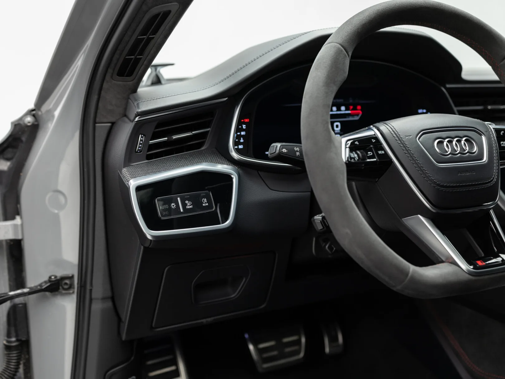 Audi RS 6 TFSI quattro IV (C8), 2021 — экстерьер, фото 15