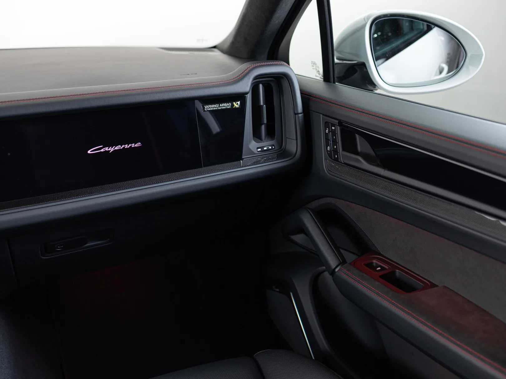 Porsche Cayenne GTS Coupé III Рестайлинг, 2026 — экстерьер, фото 21