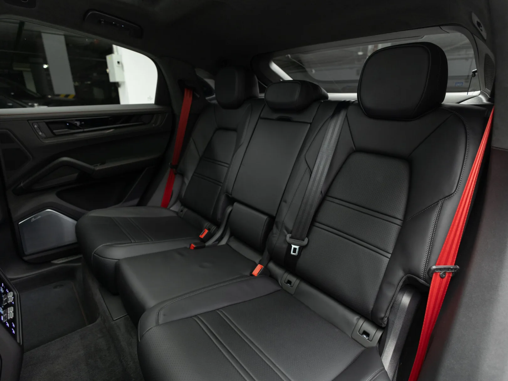 Porsche Cayenne GTS Coupé III Рестайлинг, 2026 — экстерьер, фото 31