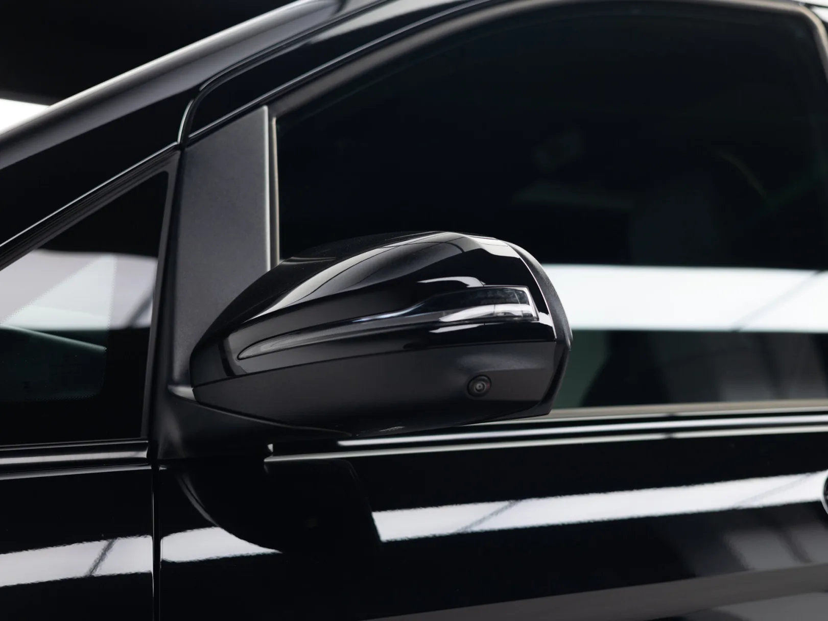 Mercedes-Benz V-Класс Exclusive AMG Line III (W447) Рестайлинг 2, 2026 — экстерьер, фото 38
