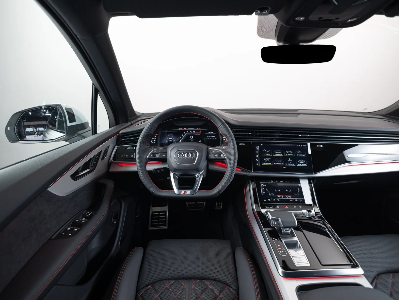Audi Q7 55 TFSI quattro tiptronic II (4M) Рестайлинг 2, 2024 — экстерьер, фото 13