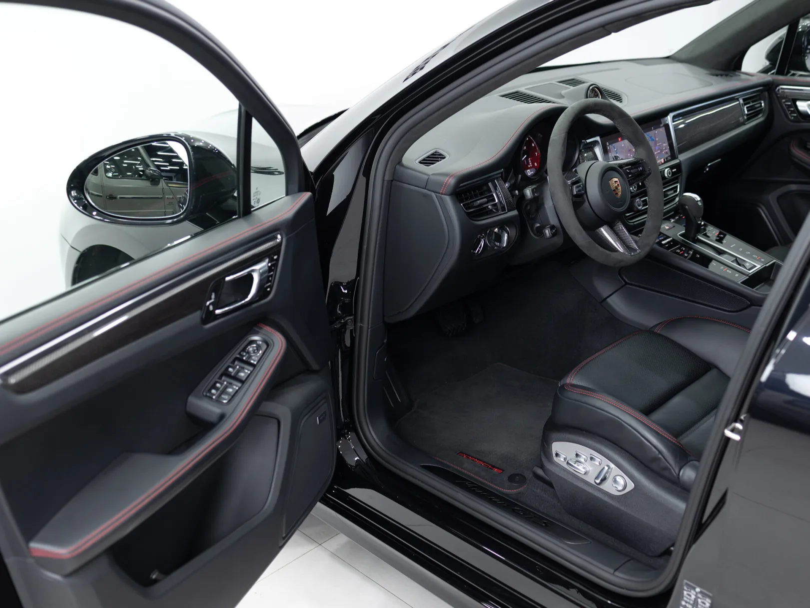 Porsche Macan GTS I Рестайлинг 2, 2025 — экстерьер, фото 7