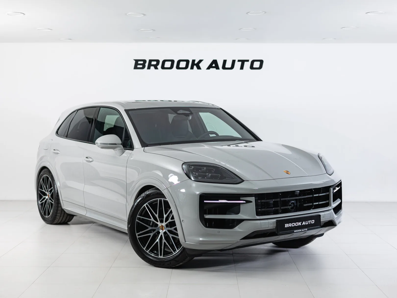 Porsche Cayenne Базовая III Рестайлинг, 2026 — экстерьер, фото 3