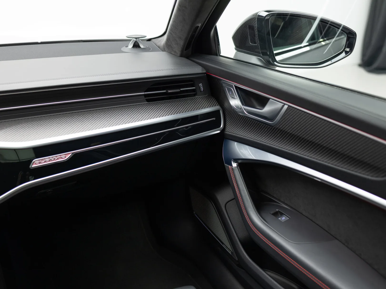 Audi RS 6 TFSI quattro IV (C8), 2021 — экстерьер, фото 22