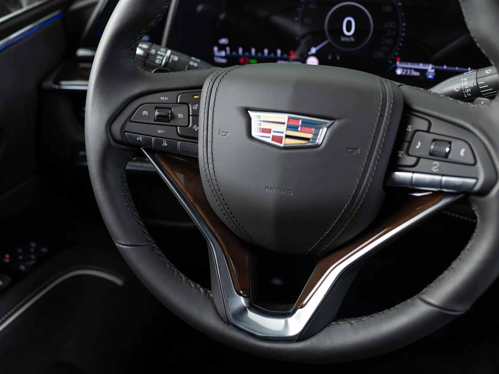 Cadillac Escalade Sport Platinum V Рестайлинг, 2024 — экстерьер, фото 18
