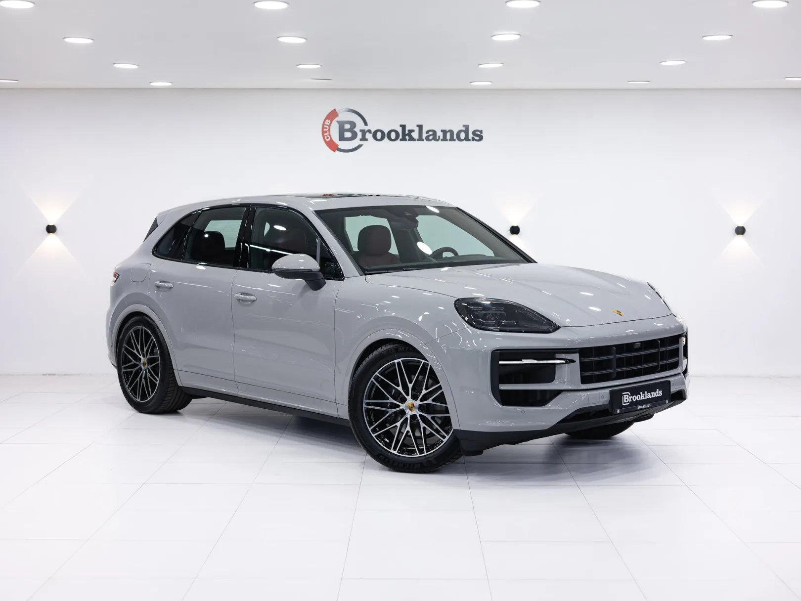 Porsche Cayenne Базовая III Рестайлинг, 2024 — экстерьер, фото 3