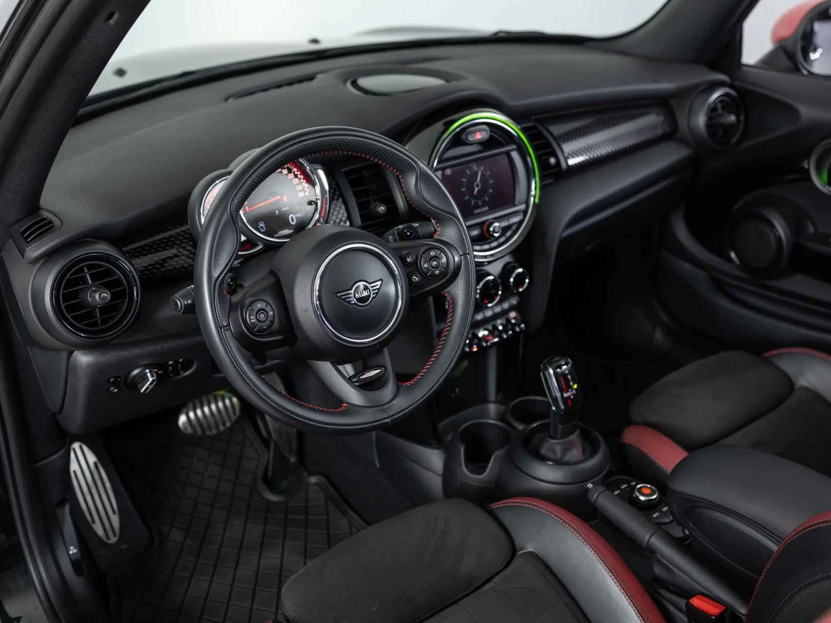 Mini Cabrio JCW III Рестайлинг, 2019 — экстерьер, фото 16