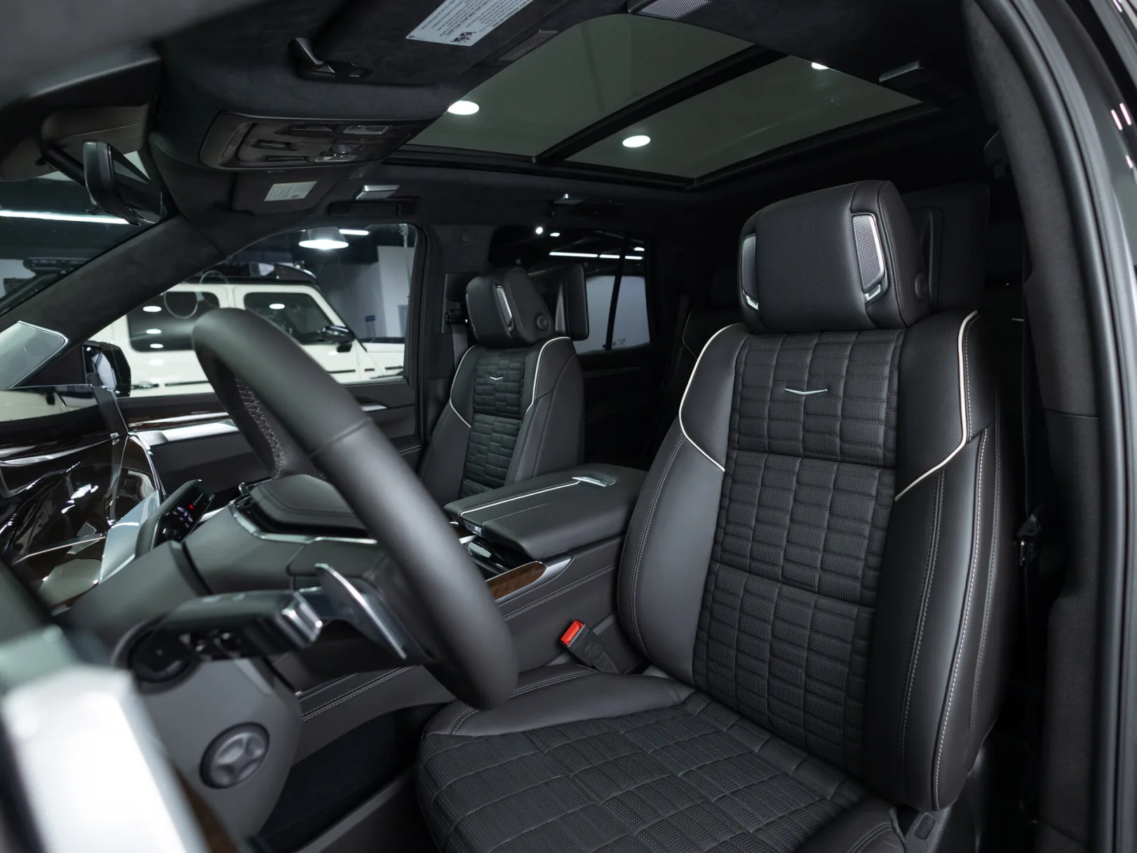 Cadillac Escalade Sport Platinum V Рестайлинг, 2025 — экстерьер, фото 11