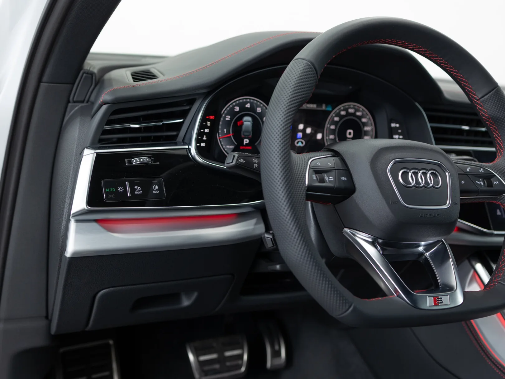 Audi Q7 55 TFSI quattro tiptronic II (4M) Рестайлинг 2, 2024 — экстерьер, фото 14