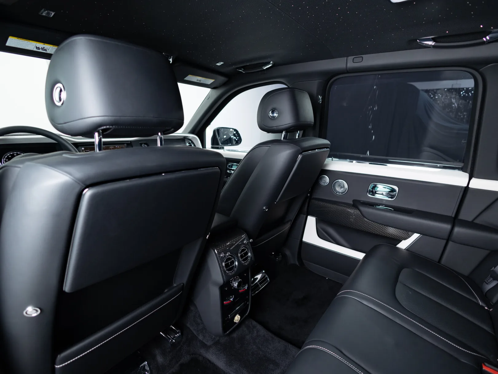 Rolls-Royce Cullinan I (Series I), 2021 — экстерьер, фото 26
