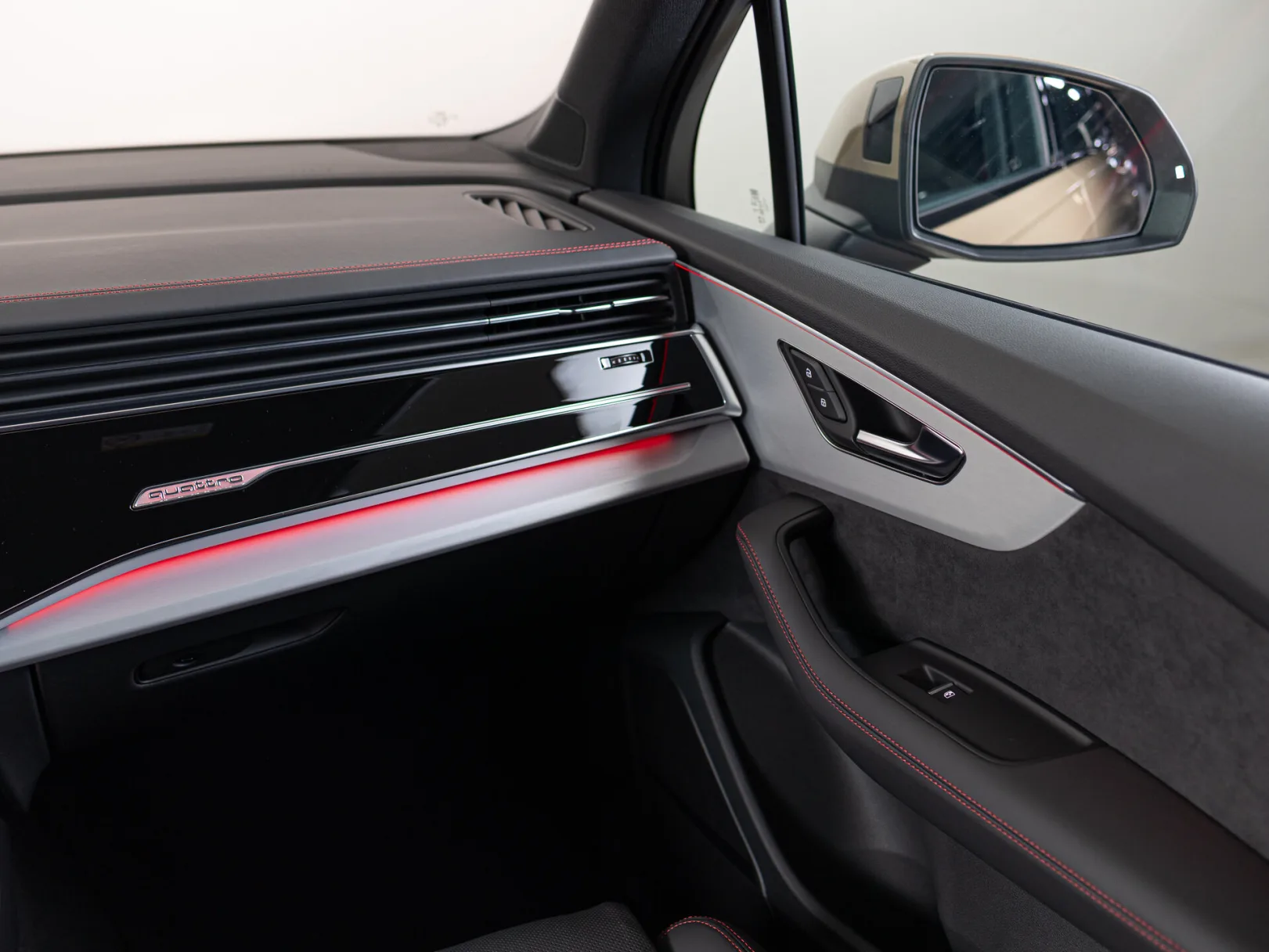 Audi Q7 55 TFSI quattro tiptronic II (4M) Рестайлинг 2, 2024 — экстерьер, фото 18