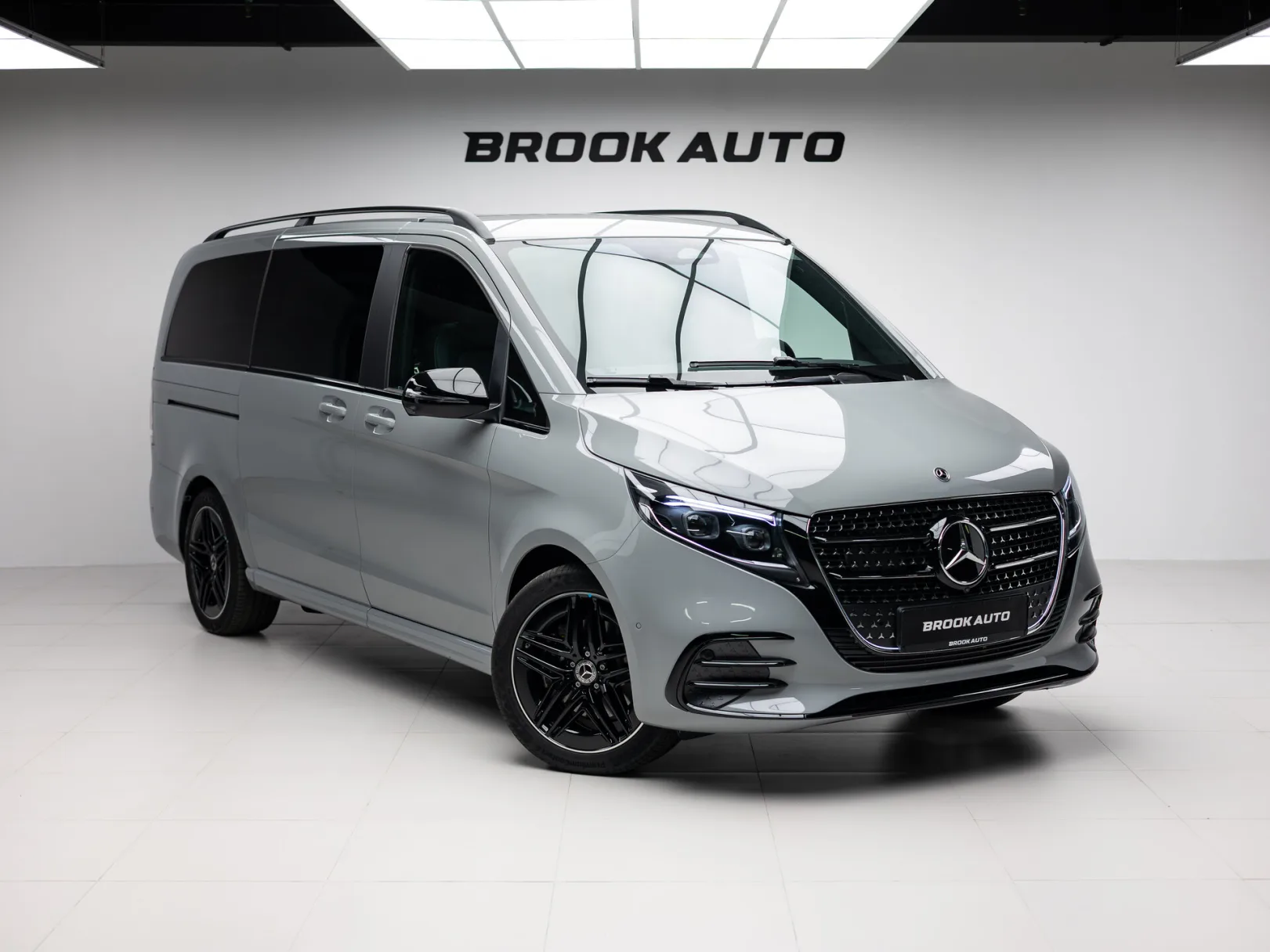 Mercedes-Benz V-Класс Exclusive AMG Line III (W447) Рестайлинг 2, 2026 — экстерьер, фото 3