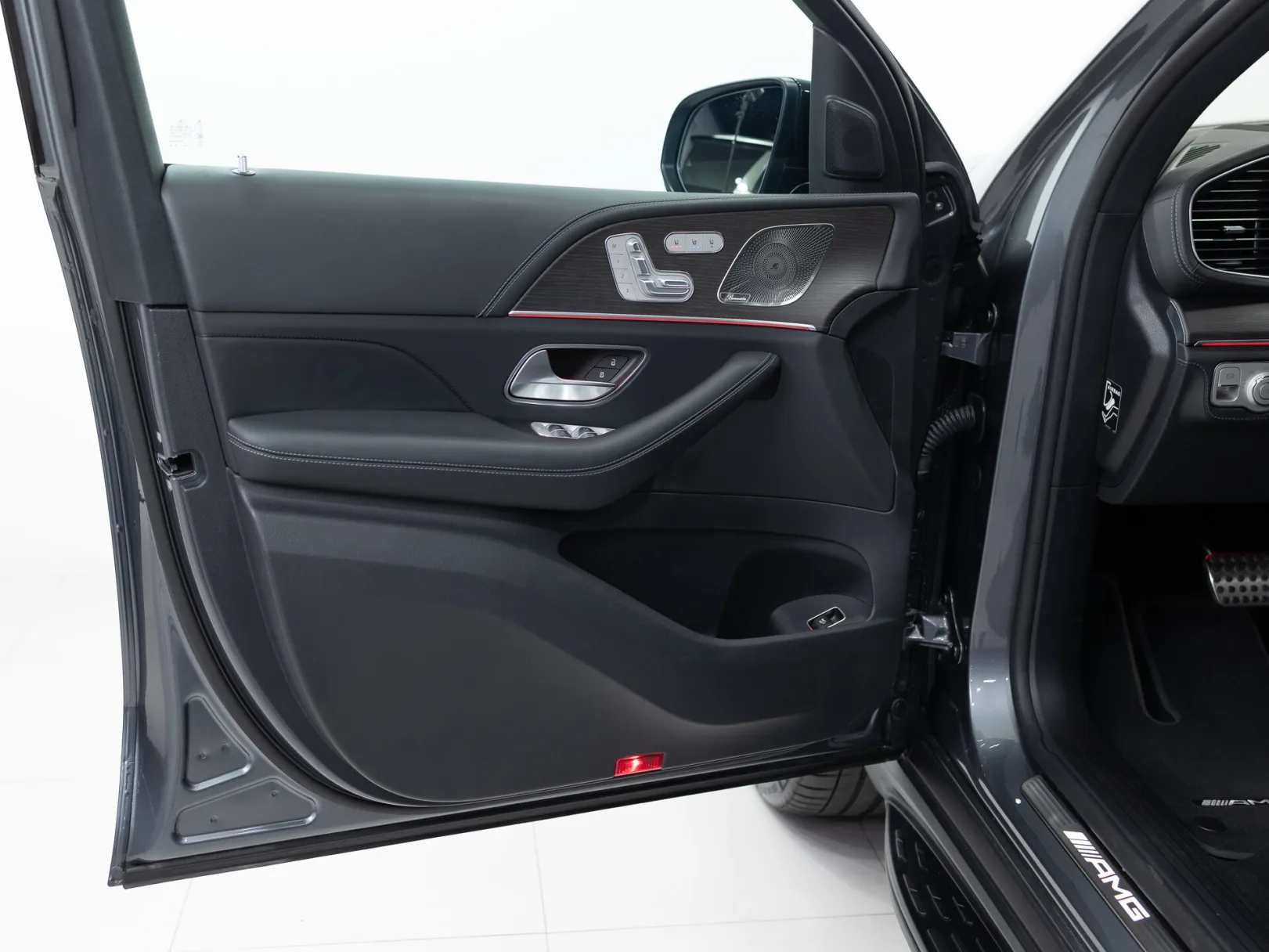Mercedes-Benz GLS AMG GLS 63 4MATIC+ II (X167), 2023 — экстерьер, фото 9