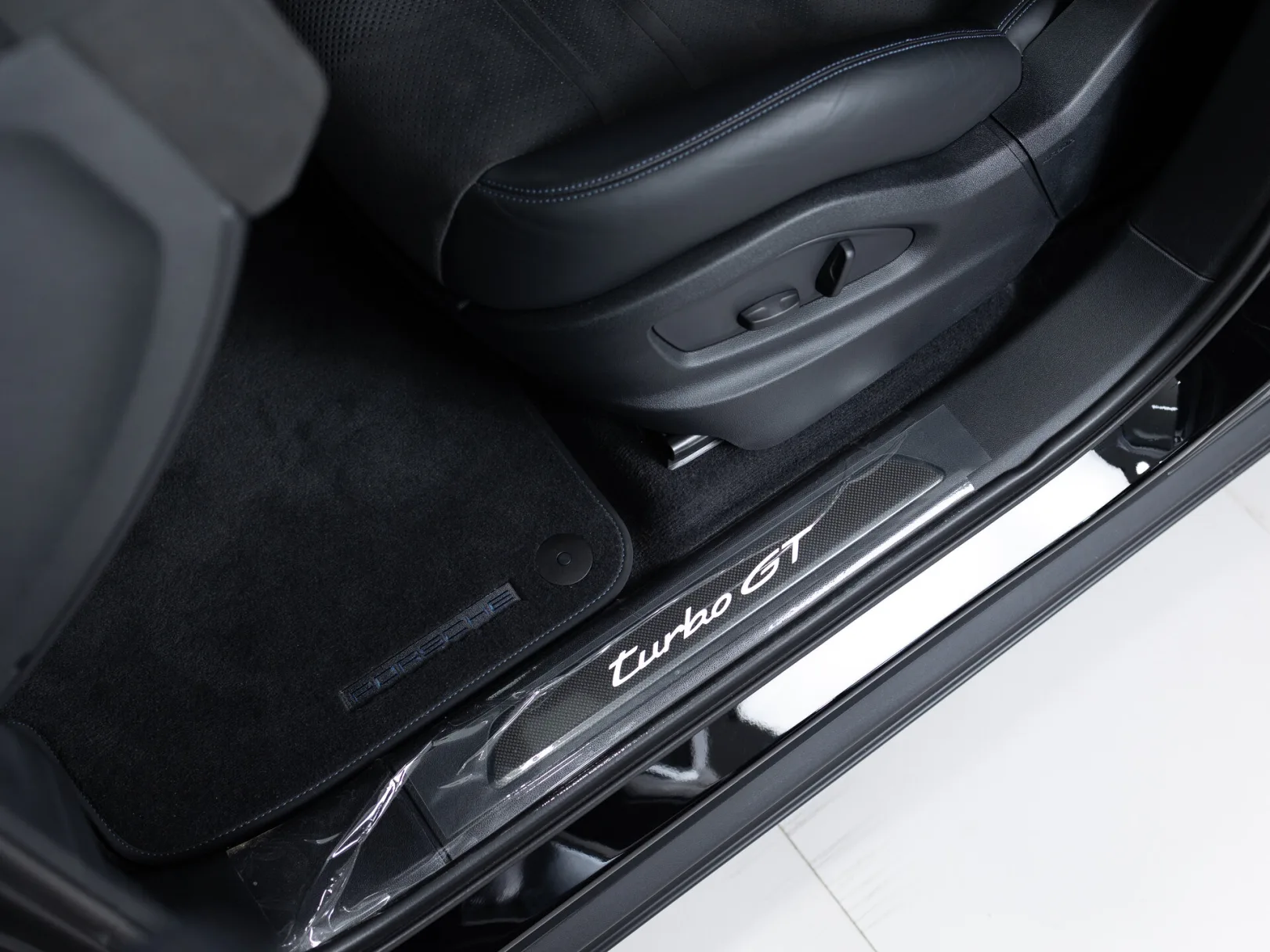 Porsche Cayenne III Рестайлинг, 2024 — экстерьер, фото 10