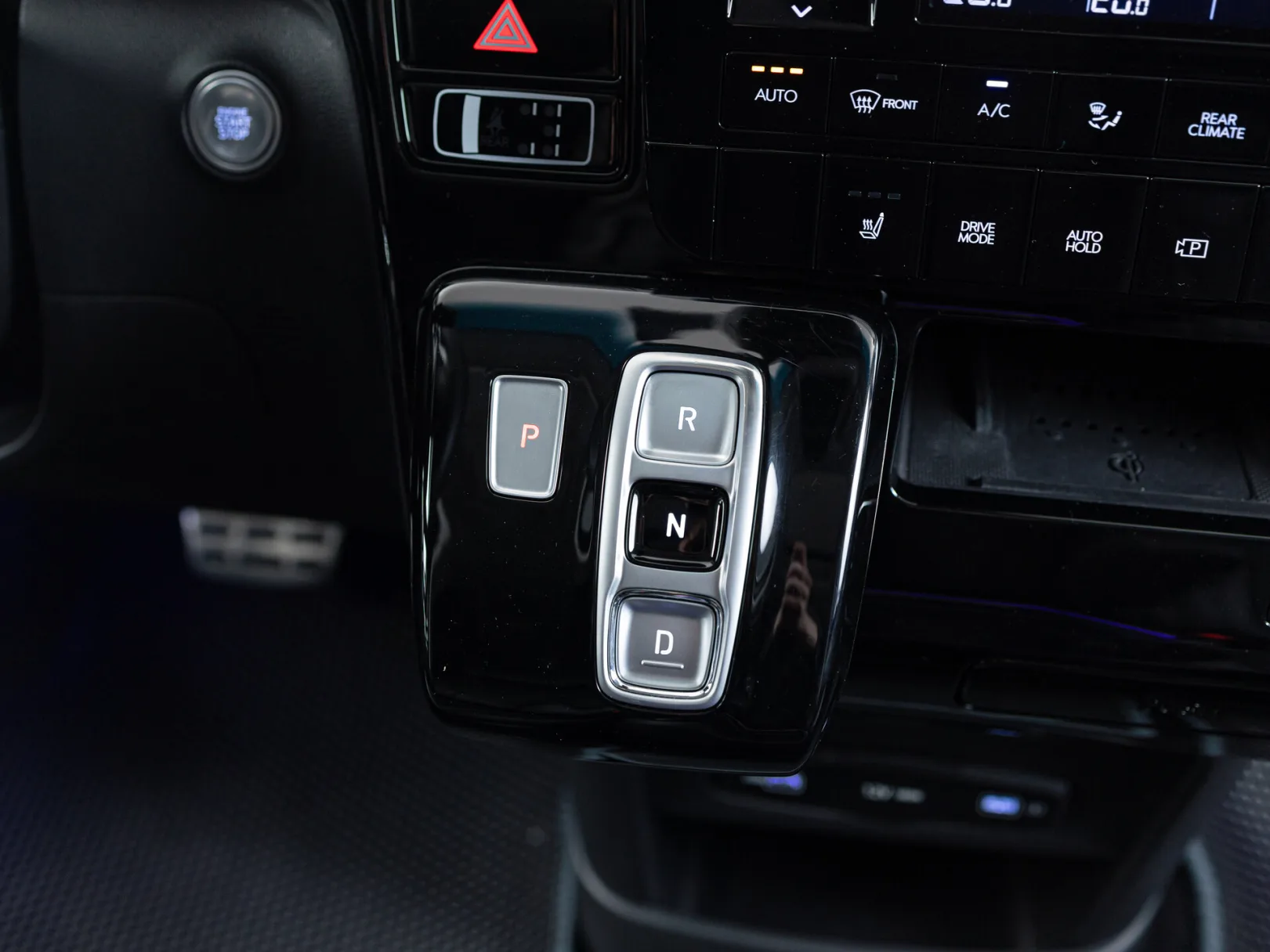 Hyundai Staria I, 2023 — экстерьер, фото 18