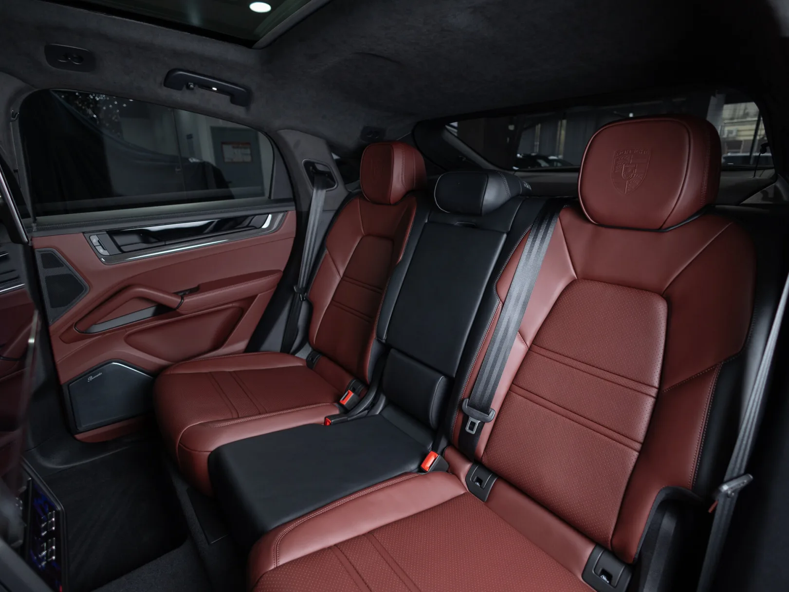 Porsche Cayenne GTS Coupé III Рестайлинг, 2024 — экстерьер, фото 29