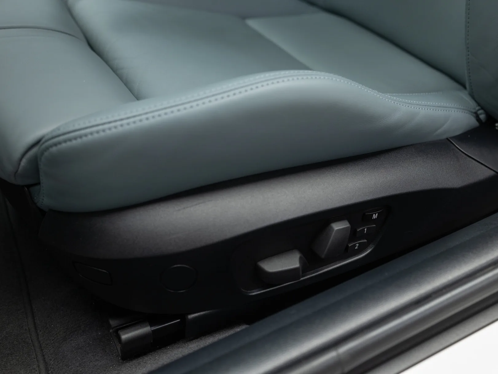 BMW M3 IV (E90), 2013 — экстерьер, фото 13