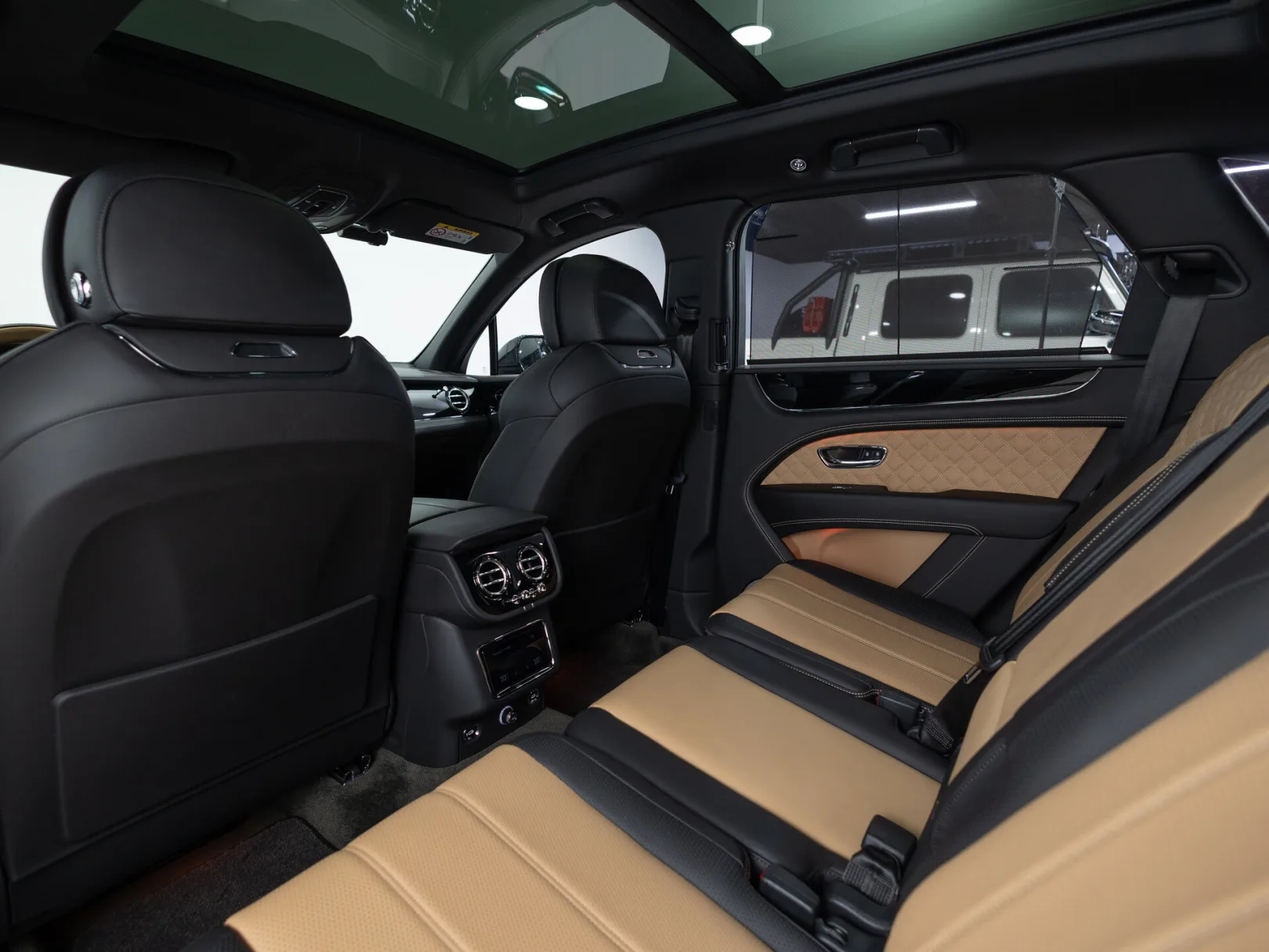 Bentley Bentayga Individual I Рестайлинг, 2022 — экстерьер, фото 24