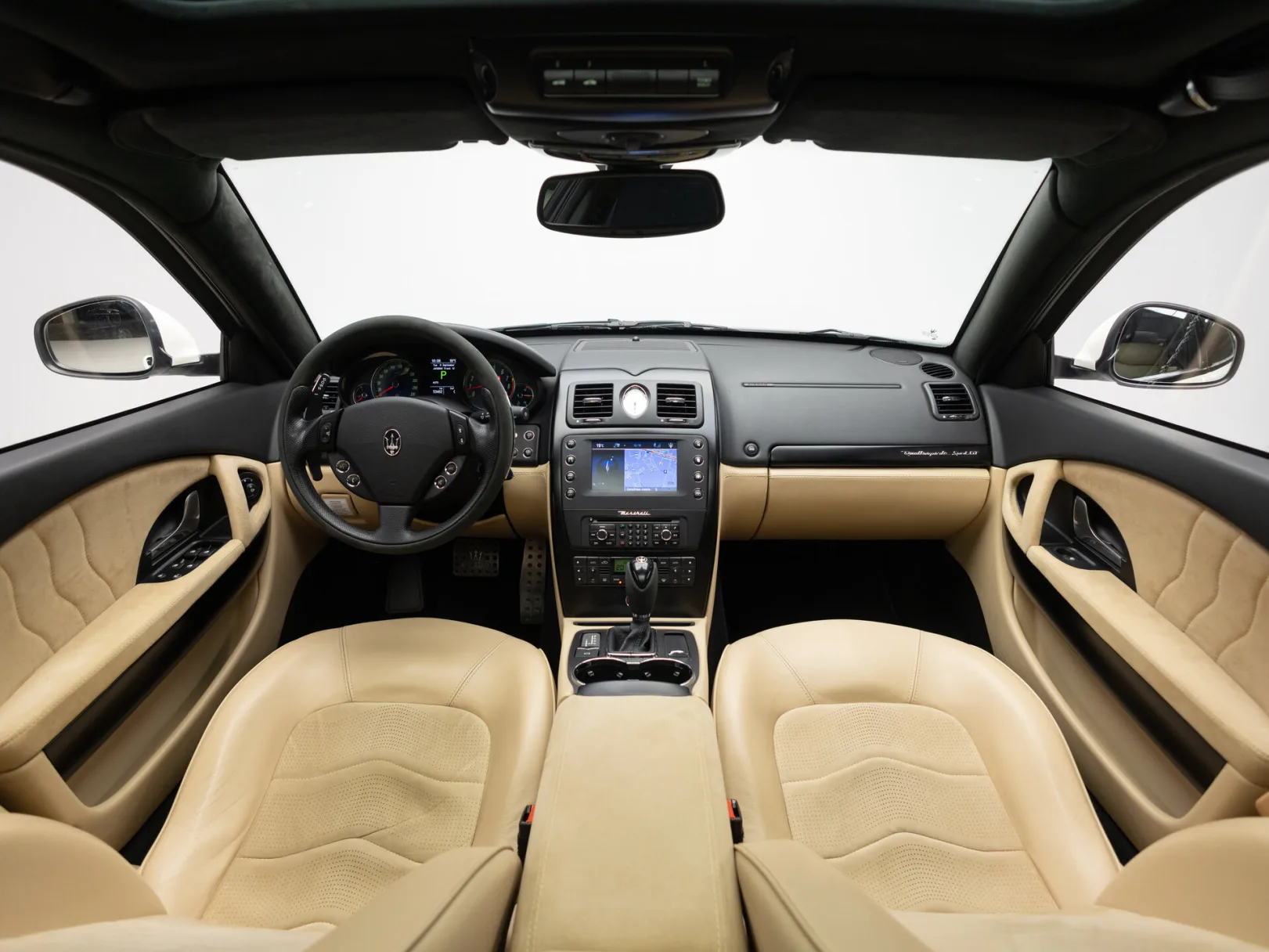 Maserati Quattroporte V Рестайлинг, 2011 — экстерьер, фото 33