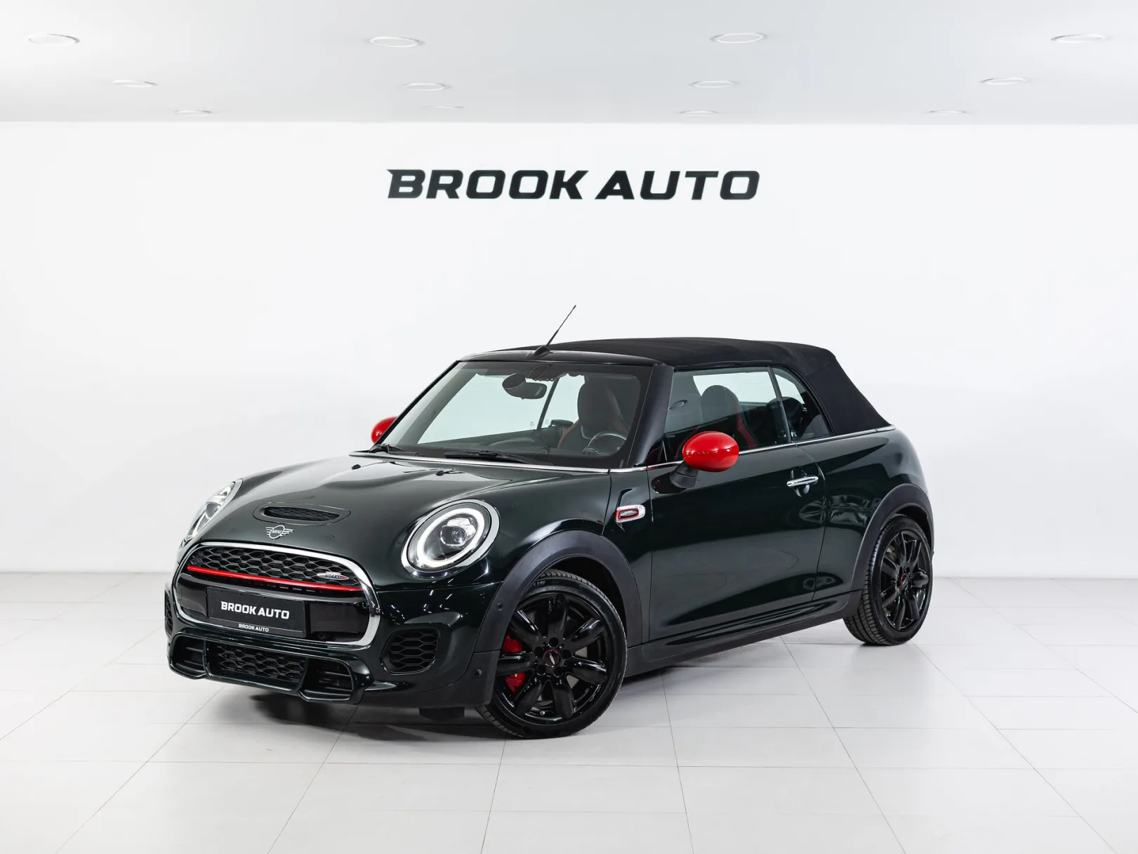 Mini Cabrio JCW III Рестайлинг, 2019 — экстерьер, фото 2