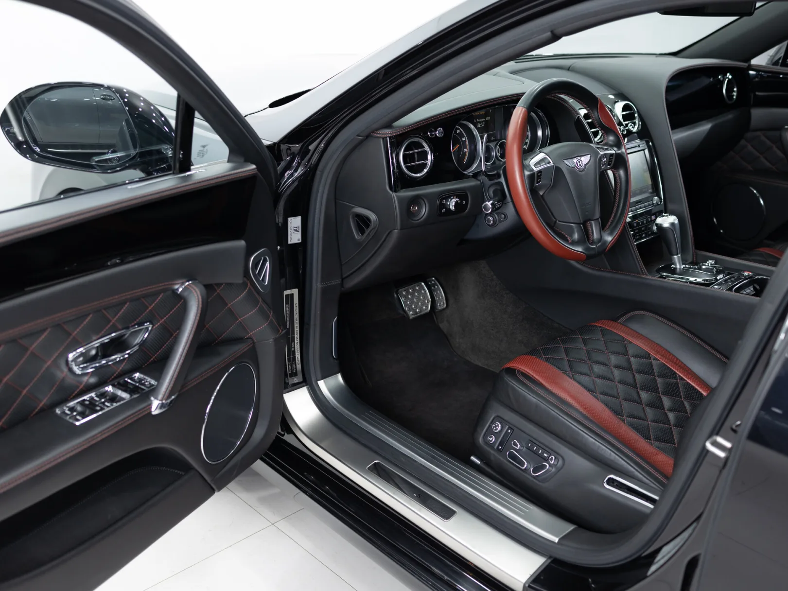 Bentley Flying Spur Individual II, 2017 — экстерьер, фото 7