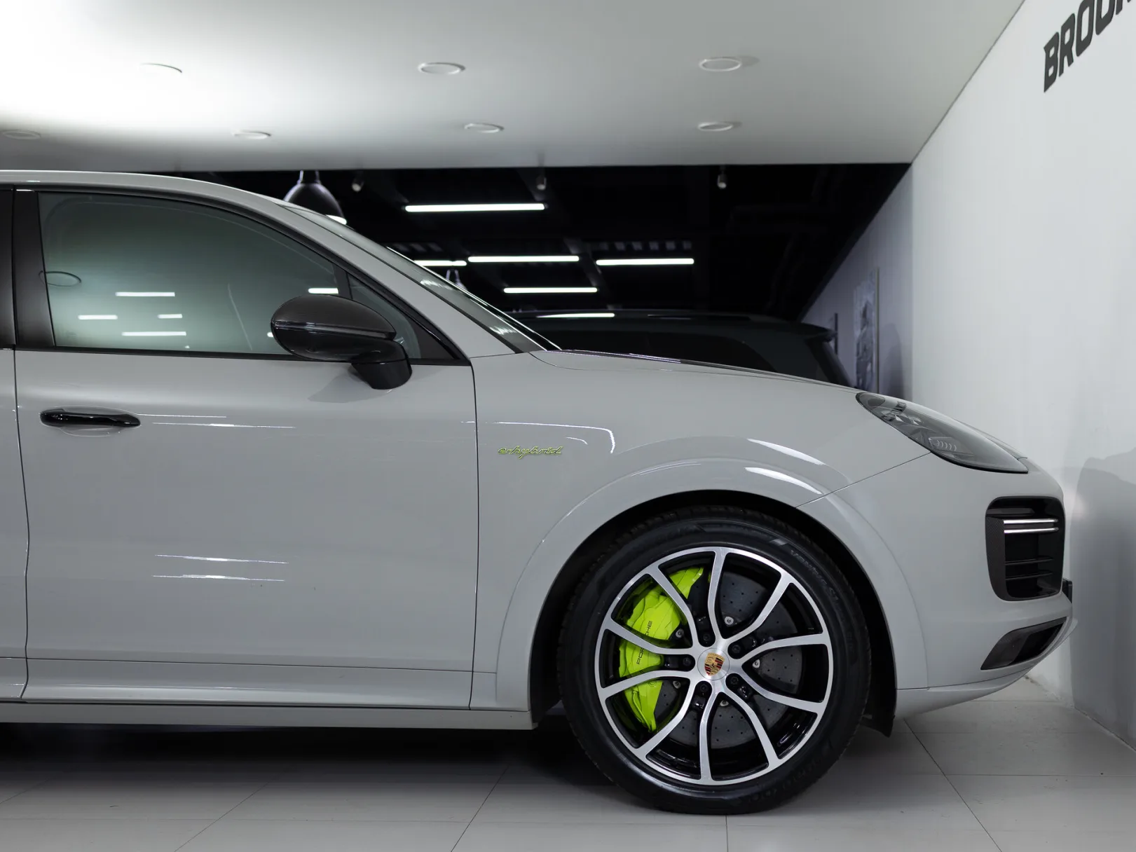 Porsche Cayenne Turbo S E-Hybrid III, 2020 — экстерьер, фото 40