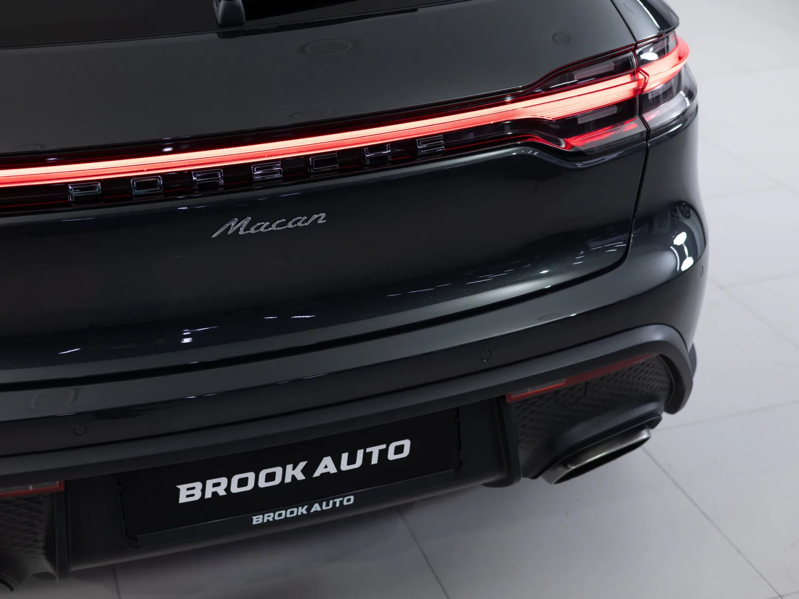 Porsche Macan Базовая I Рестайлинг 2, 2025 — экстерьер, фото 33