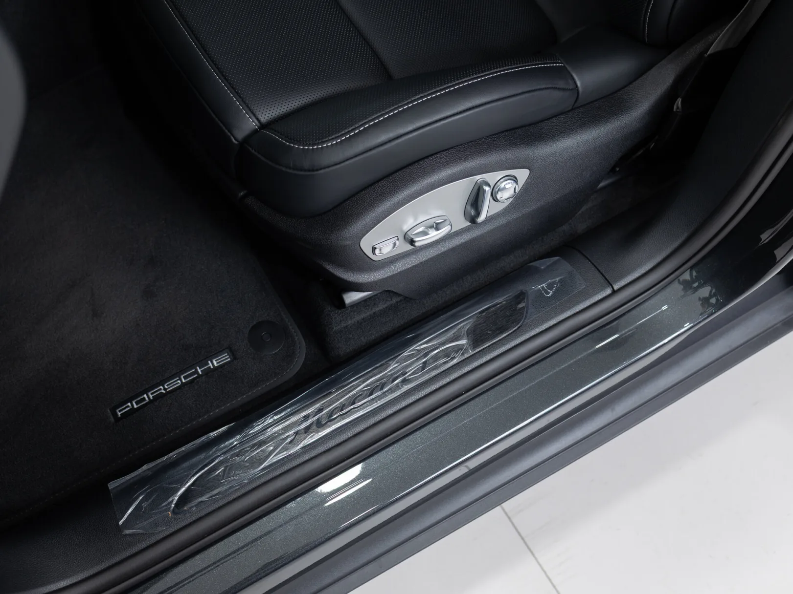 Porsche Macan T I Рестайлинг 2, 2025 — экстерьер, фото 12