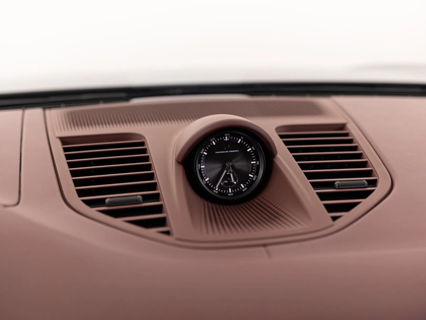 Porsche Panamera Turbo S E-Hybrid III, 2026 — экстерьер, фото 17