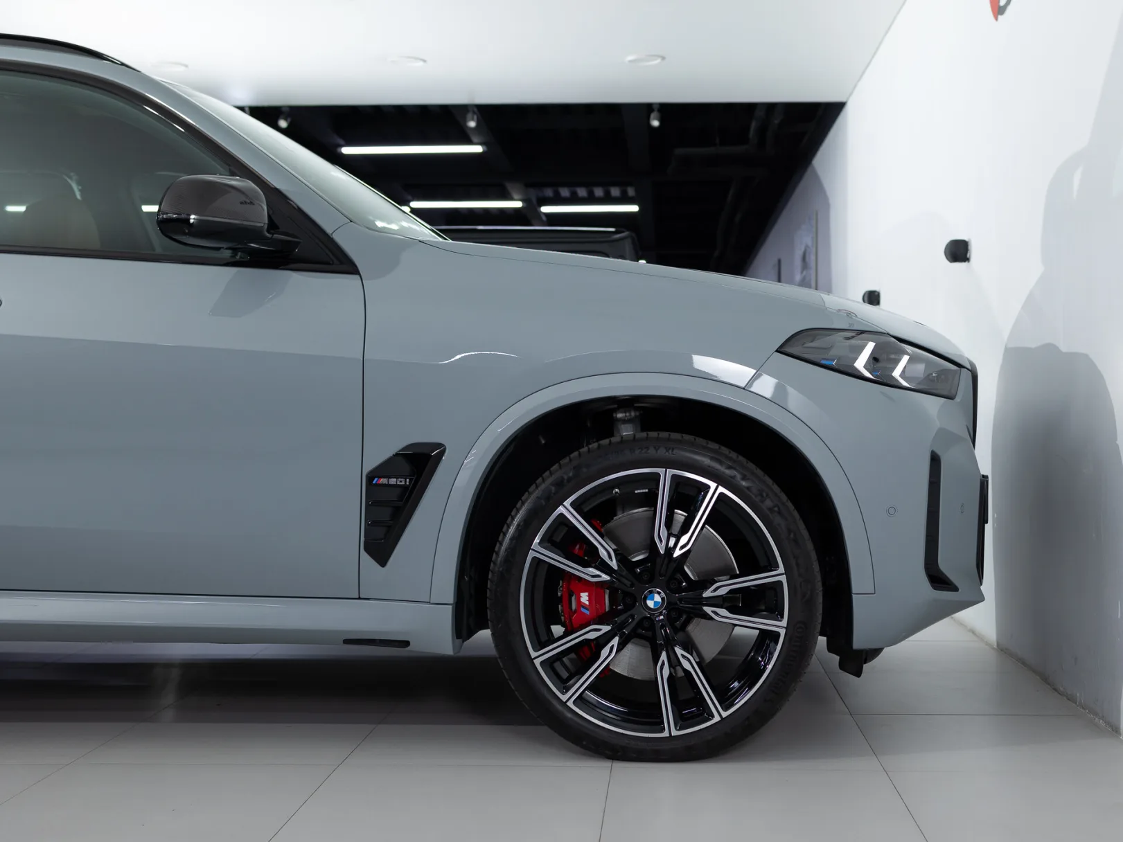 BMW X5 M60i Sport Pro IV (G05/G18) Рестайлинг, 2023 — экстерьер, фото 37