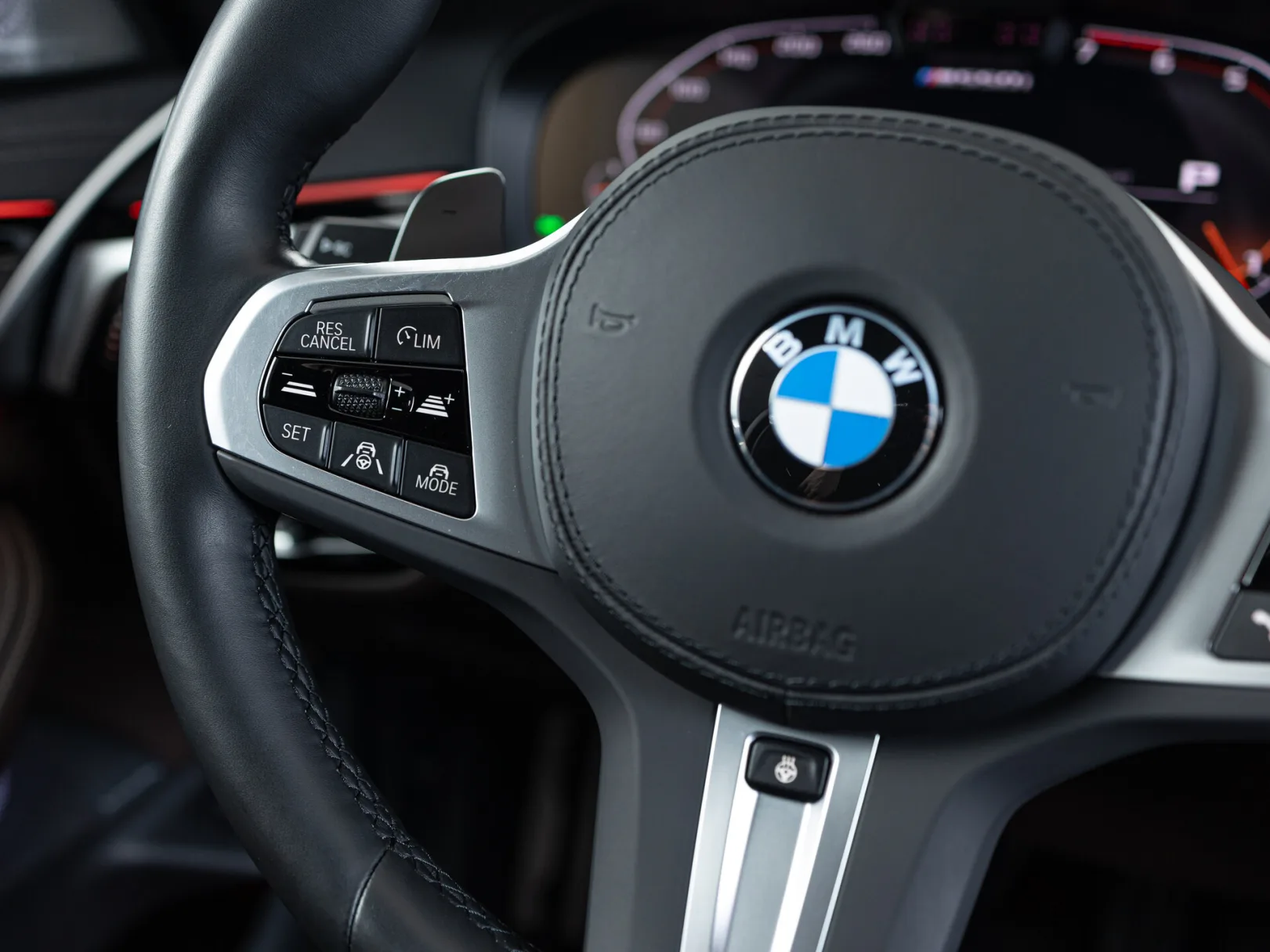 BMW 5 серии M550i xDrive M Special Edition 21 VII (G30/G31/G38) Рестайлинг, 2022 — экстерьер, фото 15
