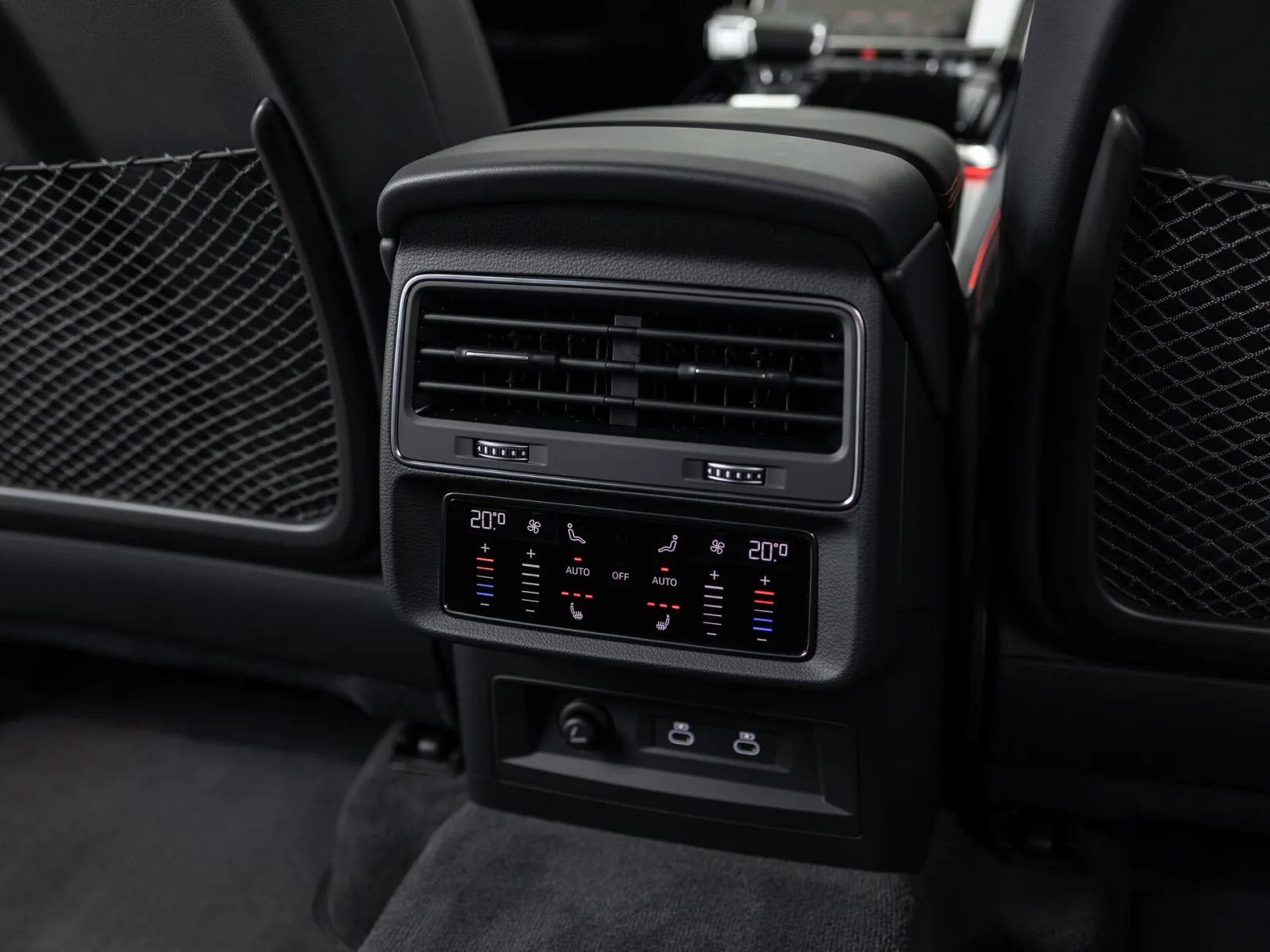 Audi Q7 55 TFSI quattro tiptronic II (4M) Рестайлинг 2, 2024 — экстерьер, фото 27