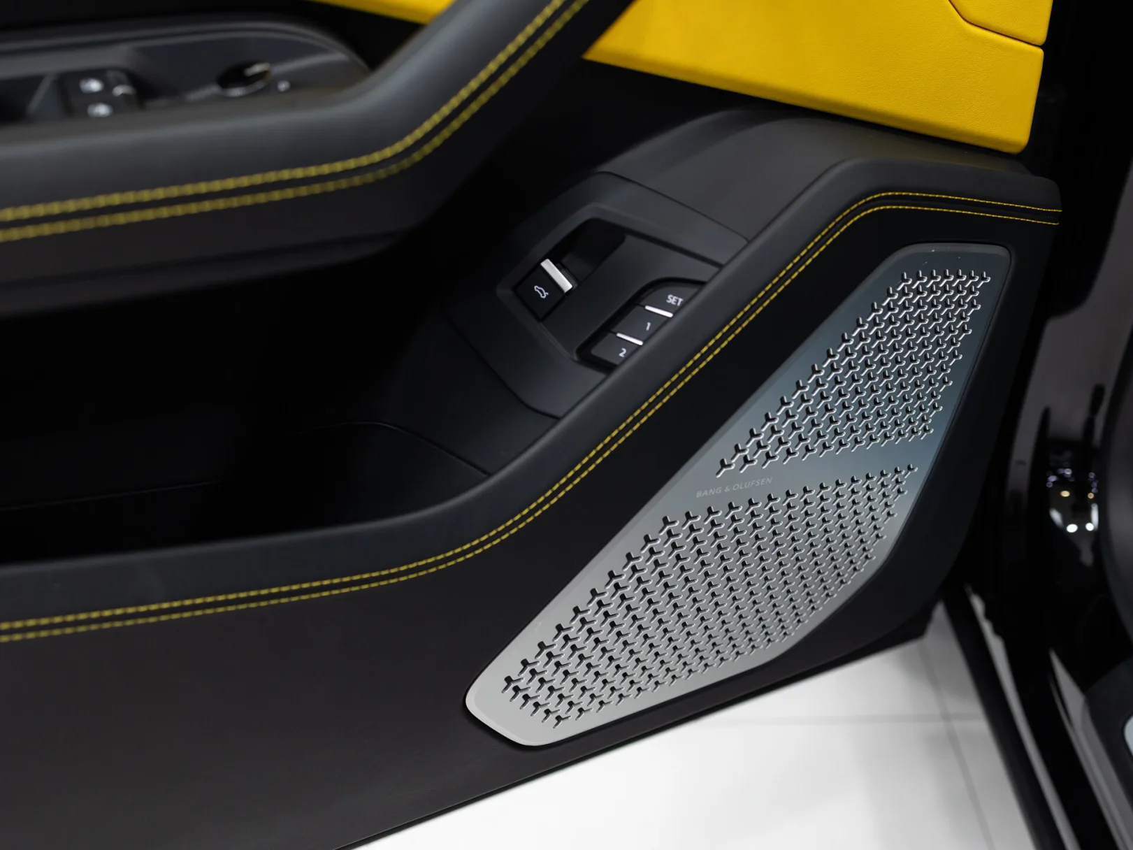 Lamborghini Urus Individual I, 2021 — экстерьер, фото 10