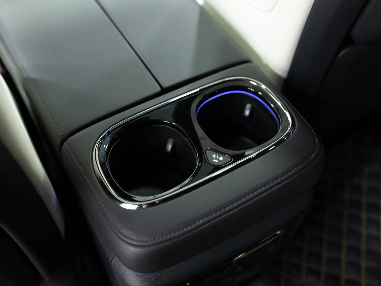 GAC M8 GX Premium I, 2024 — экстерьер, фото 32