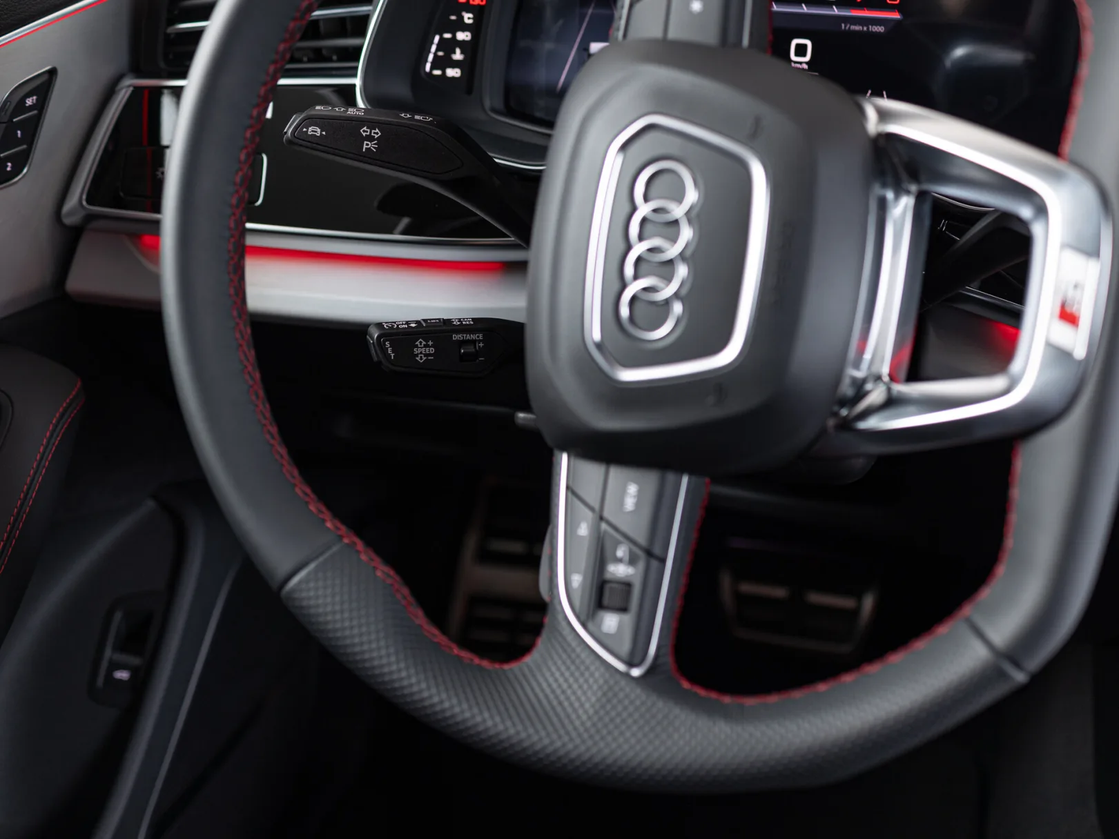 Audi Q7 55 TFSI quattro tiptronic II (4M) Рестайлинг 2, 2024 — экстерьер, фото 16